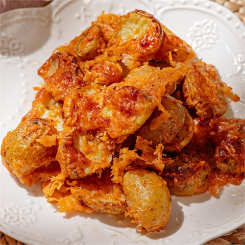 Гарниры: Запеченный картофель с пармезаном 700г 01741