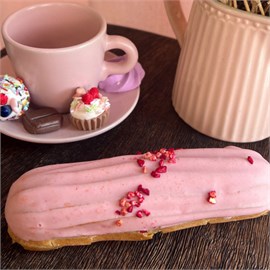 {{photo.Alt || photo.Description || 'Эклер Малиновый 70г'}}