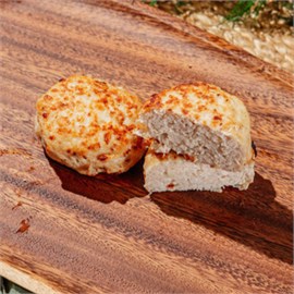 {{photo.Alt || photo.Description || 'Куриные митболы с сыром 120г'}}