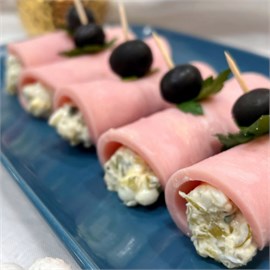 {{photo.Alt || photo.Description || 'Закуски: Рулетики из ветчины с хреном 400г'}}